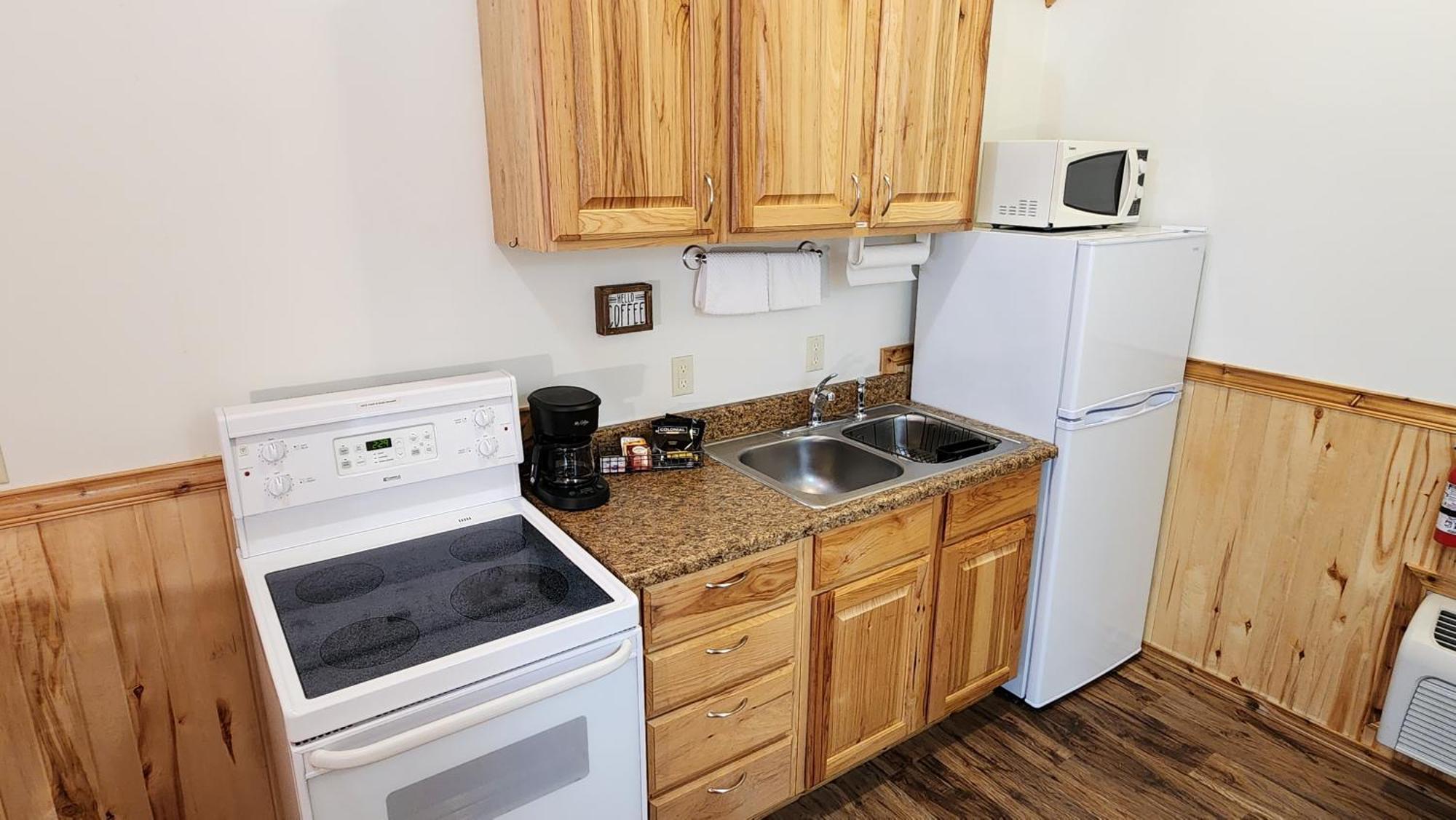 Beargrass Lodging & Rv Resort Hungry Horse Exterior photo