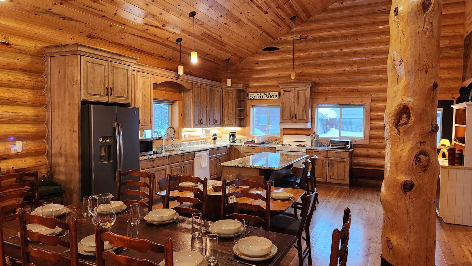 Beargrass Lodging & Rv Resort Hungry Horse Exterior photo
