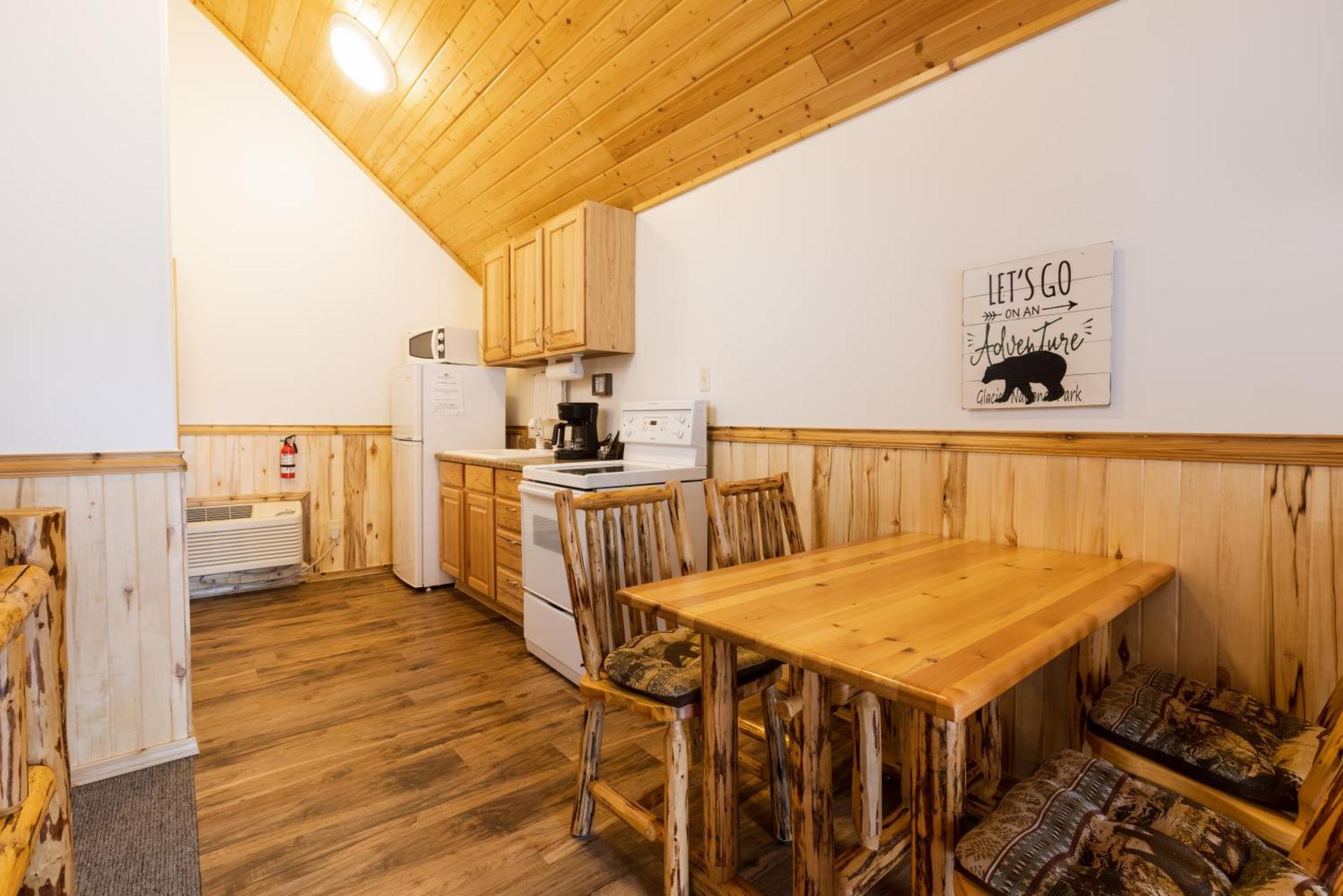 Beargrass Lodging & Rv Resort Hungry Horse Exterior photo